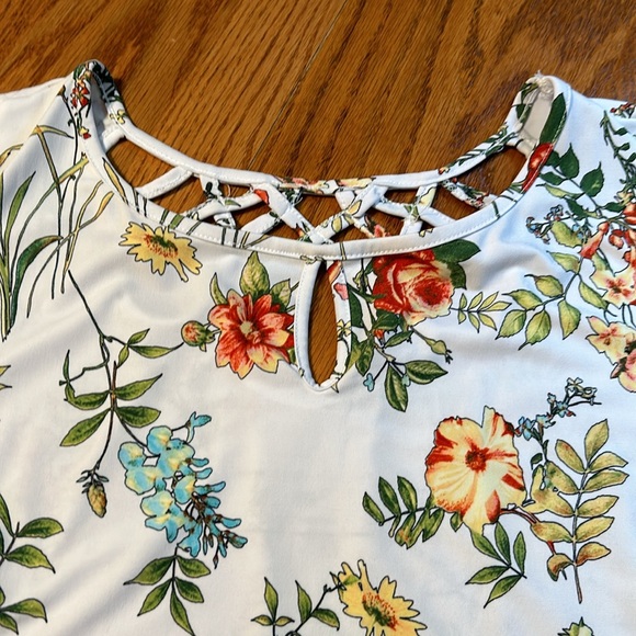 NY&C Size M floral tank - Picture 4 of 7